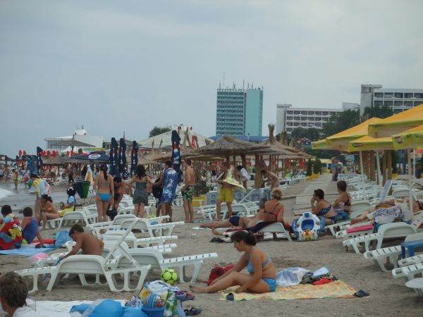 ANSVSA anunţă măsuri drastice în cazul suspiciunii de toxiinfecţie alimentară de pe litoral